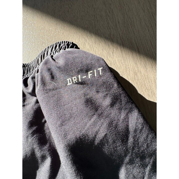 Men’s Nike Dri Fit black shorts size medium - Picture 7 of 7